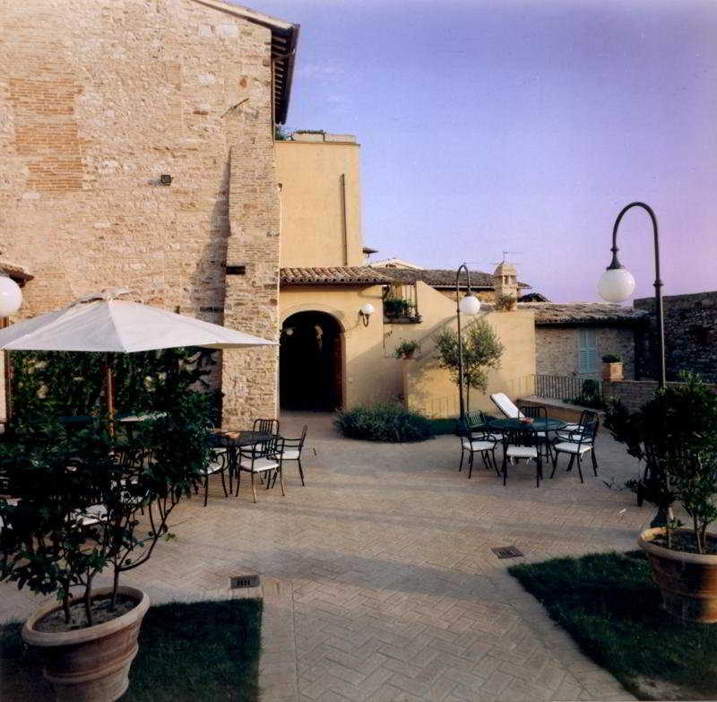Hotel Palazzo Bocci Spello Exterior foto